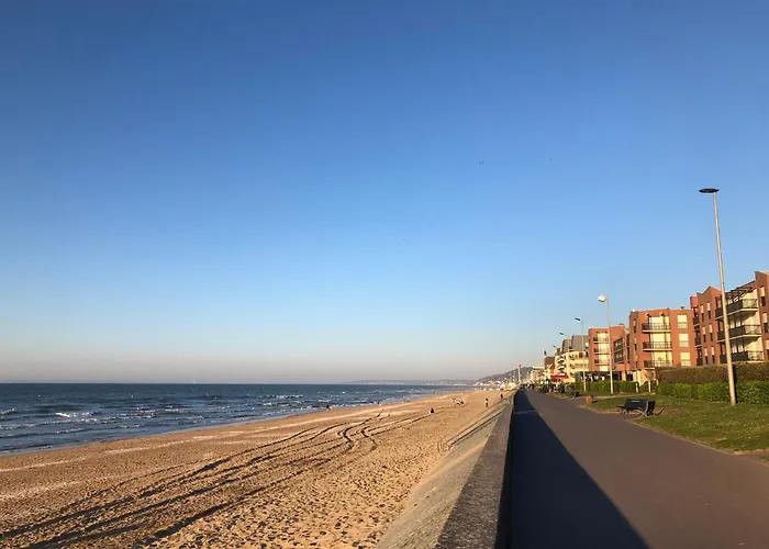 Le Petit Navire - Acces Direct * Cabourg